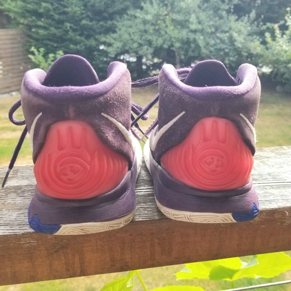 Kyrie Irving Nike Basketball shoe size US 5 - Picture 9 of 10